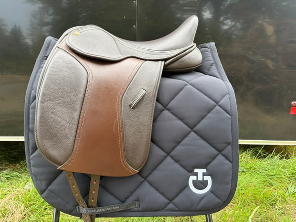 Black Country Dante consignment saddle in chocolate brown
