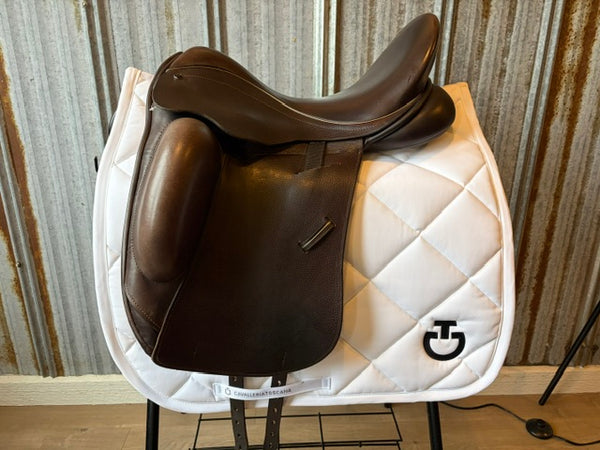 County Epiphany 2021  17 seat Chocolate brown consignment saddle