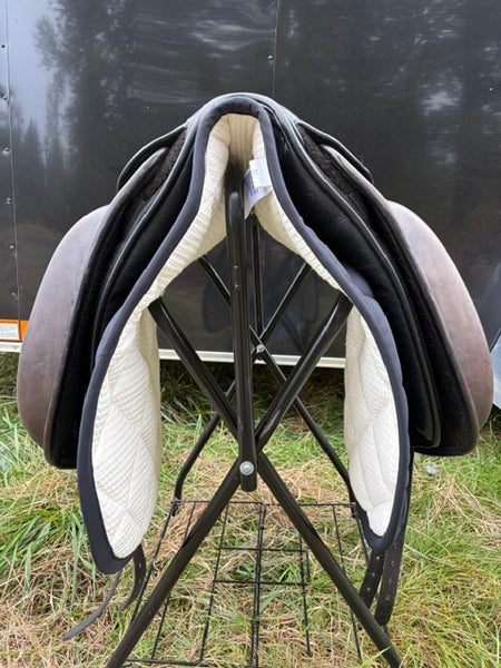 County Perfection consignment saddle