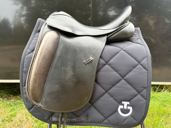 County Perfection consignment saddle