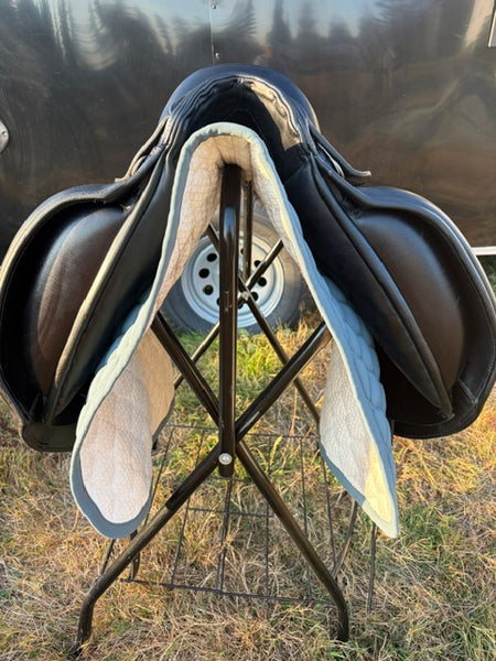 Custom Advantage consignment saddle 17.5 seat