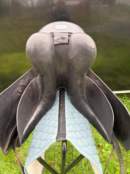 Frank Baines Elegance Dressage Consignment saddle 17.5 seat 2018