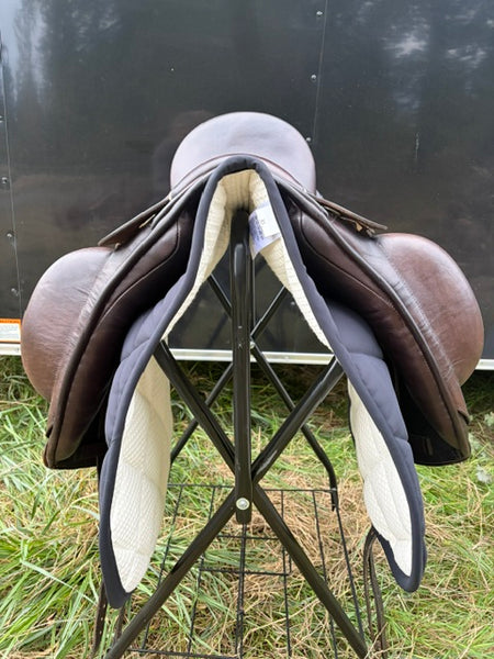 County Epiphany 2021  17 seat Chocolate brown consignment saddle